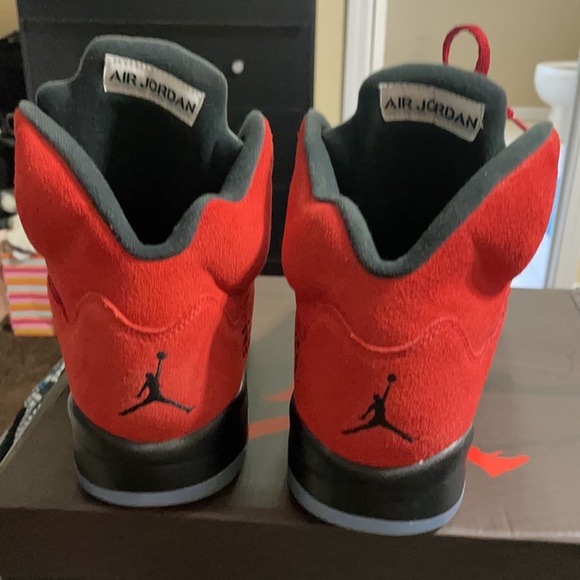 Jordan Retro 5’s (raging bull) - Picture 3 of 4